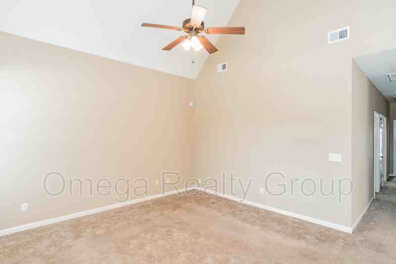 1144 Washington Dr - Photo 7 of 30