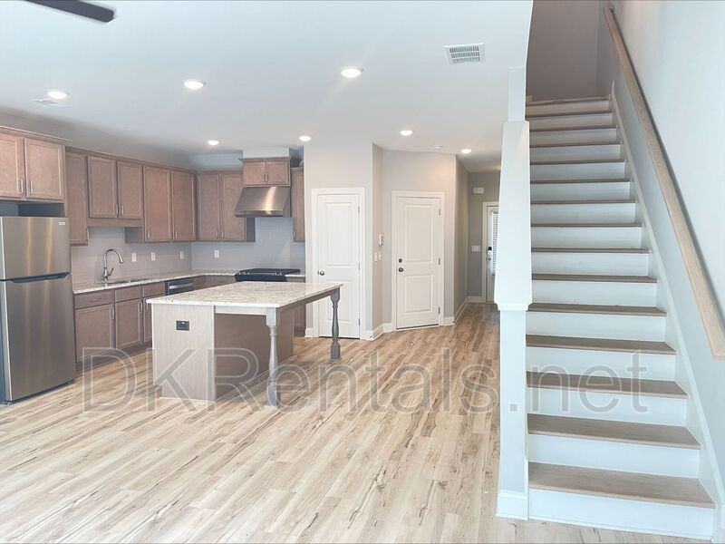 1341 Parc Bench Rd Se - Photo 2 of 19