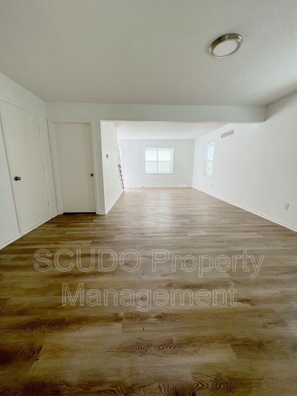 9608 Hadley Dr - Photo 3 of 14