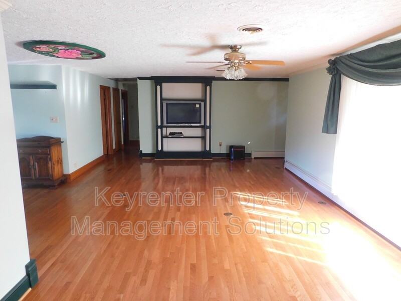 251 William Cousins Rd - Photo 5 of 37