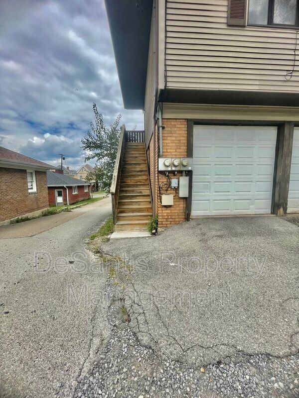 806 1/2 Fleming St - Photo 2 of 9