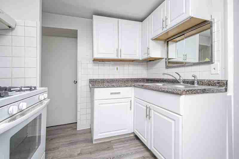 25 Harrison Ave - Photo 7 of 37