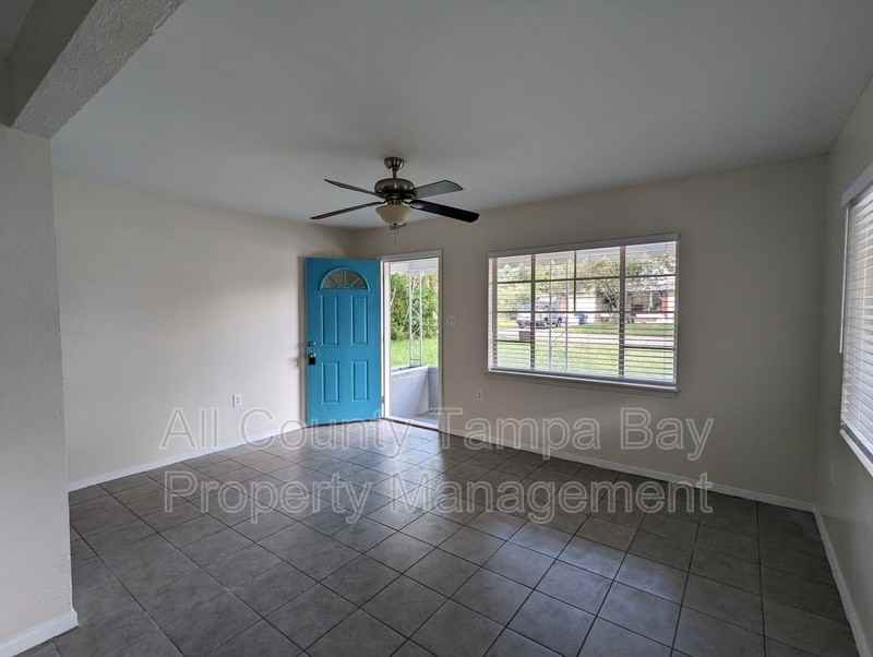 1318 Divot Ln - Photo 2 of 17