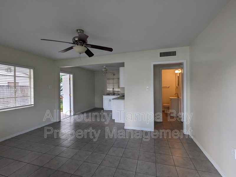 1318 Divot Ln - Photo 5 of 17