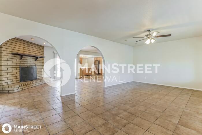 2515 E Del Rio Dr - Photo 3 of 16