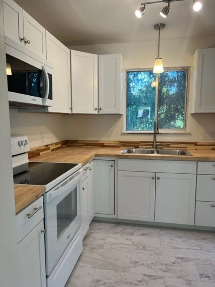 57 Baker Pl - Photo 3 of 12