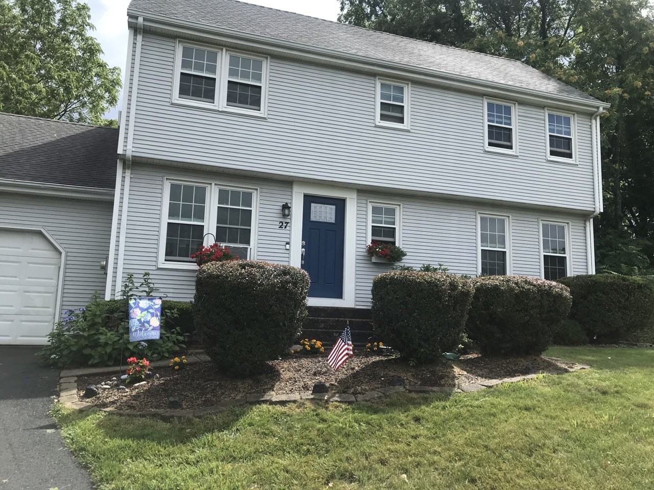 27 Saint James Pl #NA - Photo 2 of 28