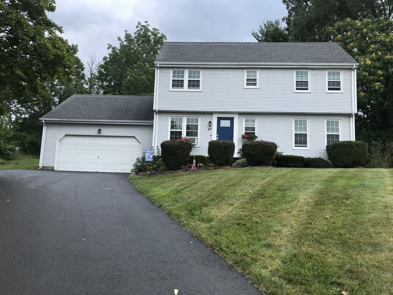 27 Saint James Pl #NA - Photo 3 of 28