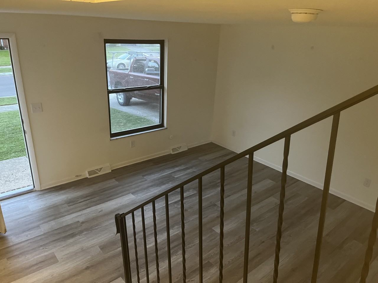 458 Melissa Ct #460 - Photo 2 of 7