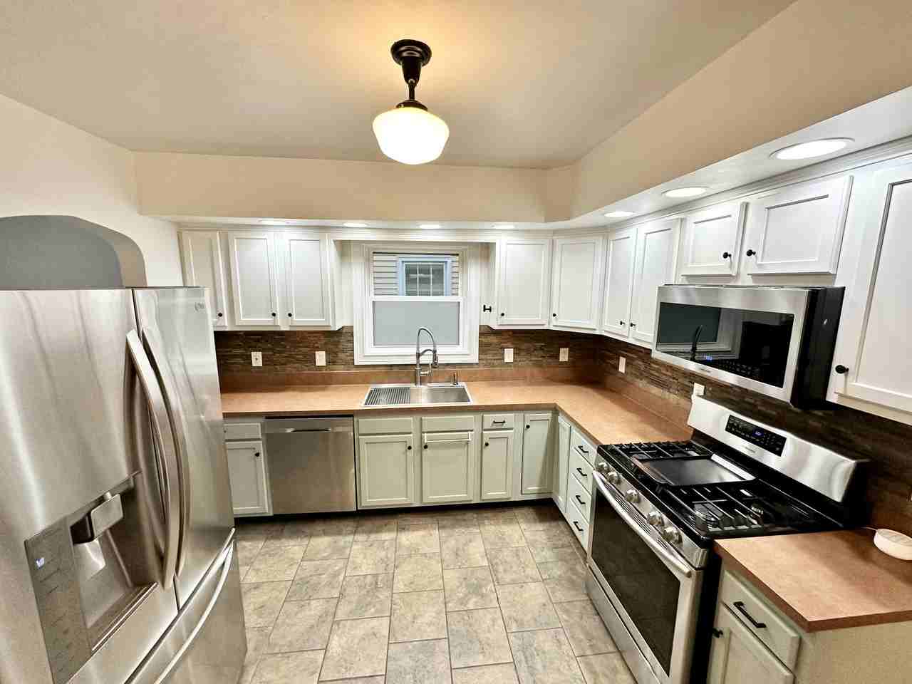 908 E Spring St #NA - Photo 3 of 20