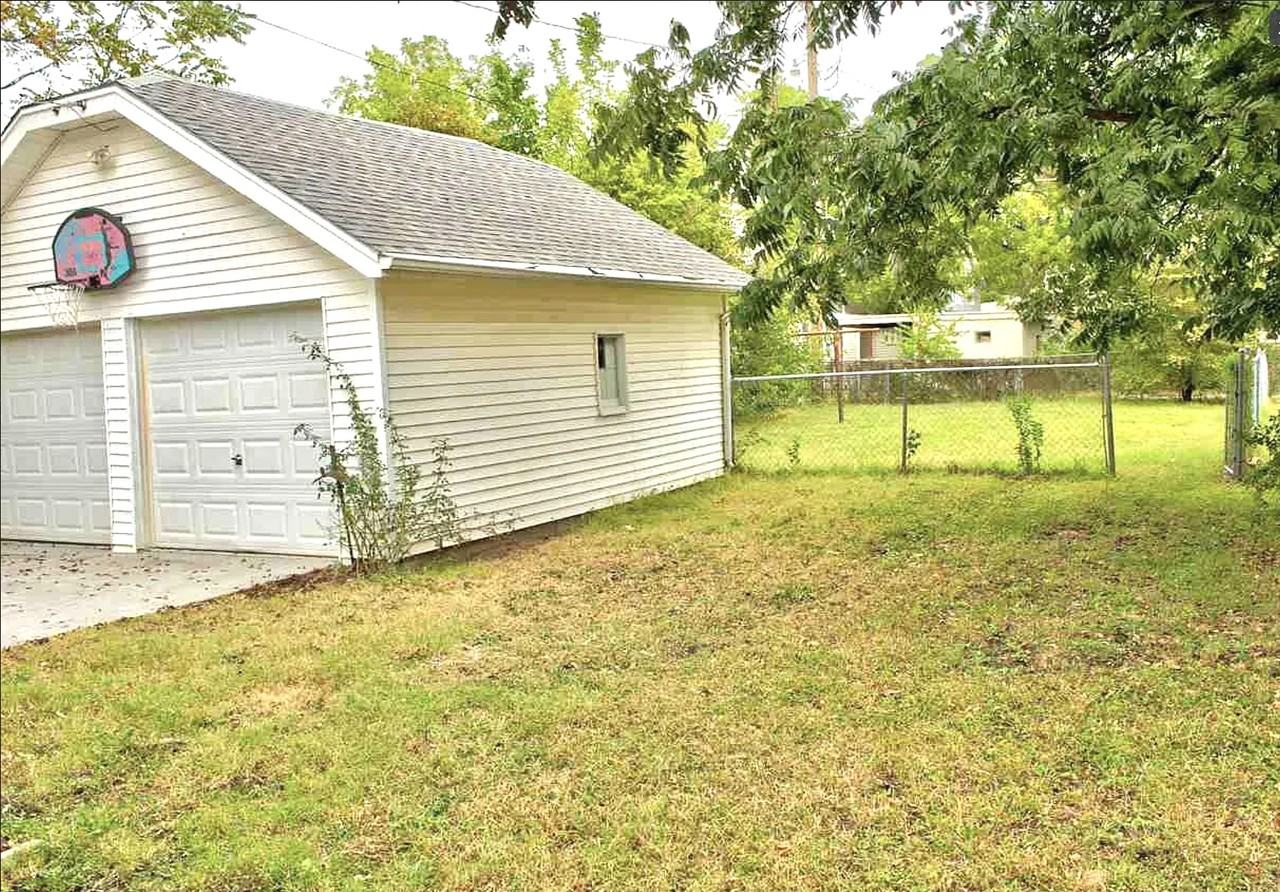 216 N Pioneer Ave #NA - Photo 3 of 16