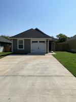 featured image of 1032 Ray Dr #1