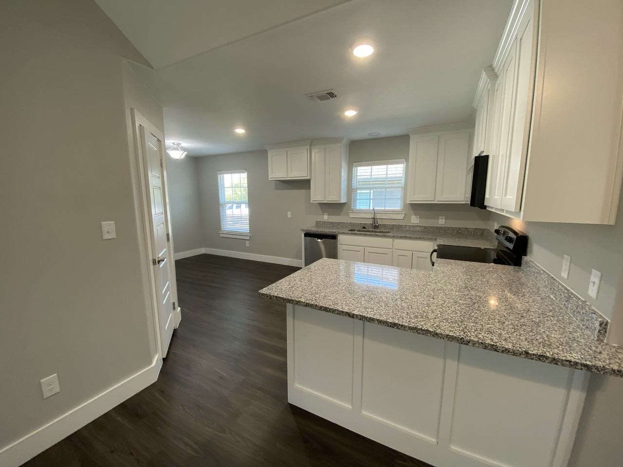 1032 Ray Dr #1 - Photo 4 of 15