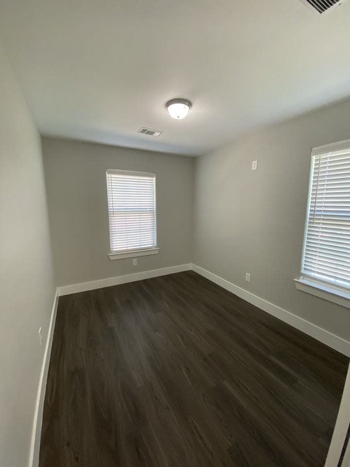 1032 Ray Dr #1 - Photo 6 of 15