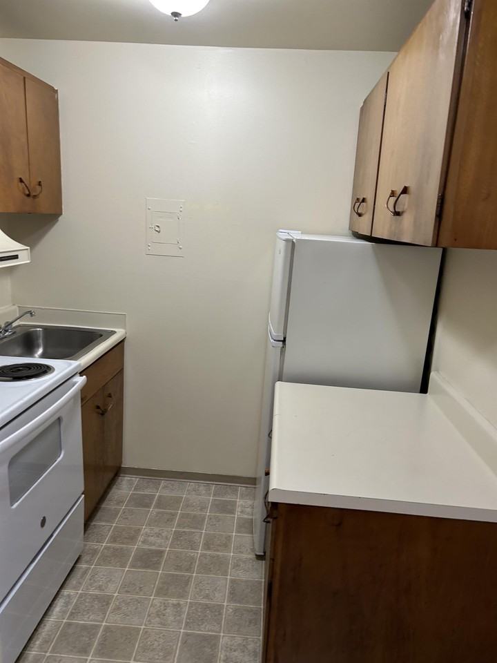 5035 15th Ave. N.E. - 206 #206 - Photo 2 of 16