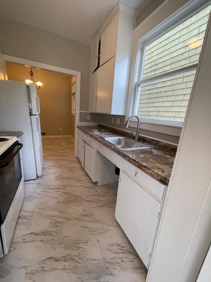 803 Virginia Street - Photo 2 of 17