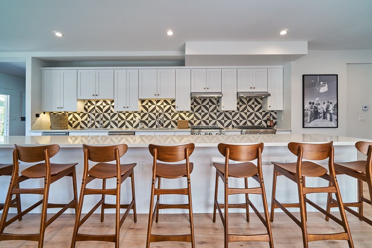 152 S Serrano Ave #1A - Photo 4 of 25