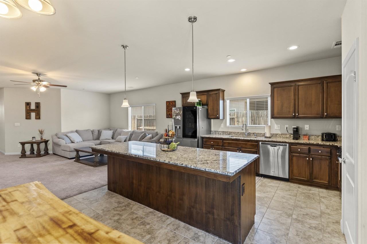 9408 Citrus Creek Dr #1 - Photo 7 of 22