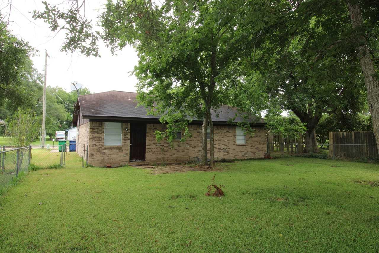 601 Bryan St #1 - Photo 2 of 9