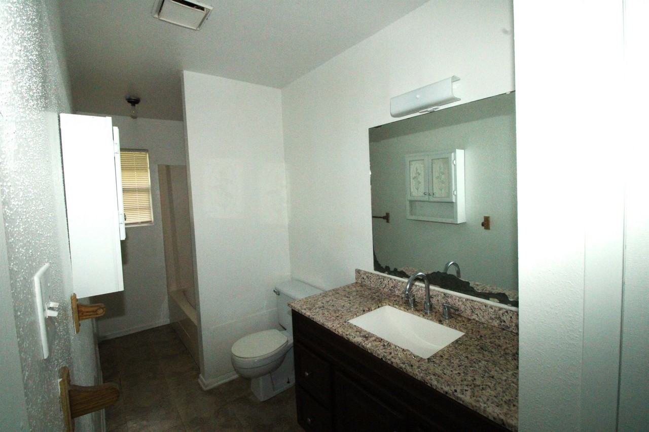 601 Bryan St #1 - Photo 3 of 9