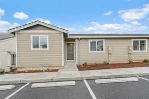 featured image of 352 Ne Evergreen Ct ##Unit