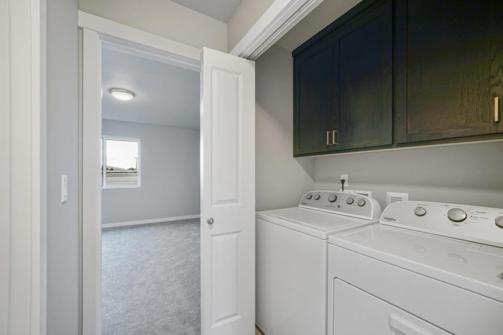 352 Ne Evergreen Ct - Photo 4 of 6