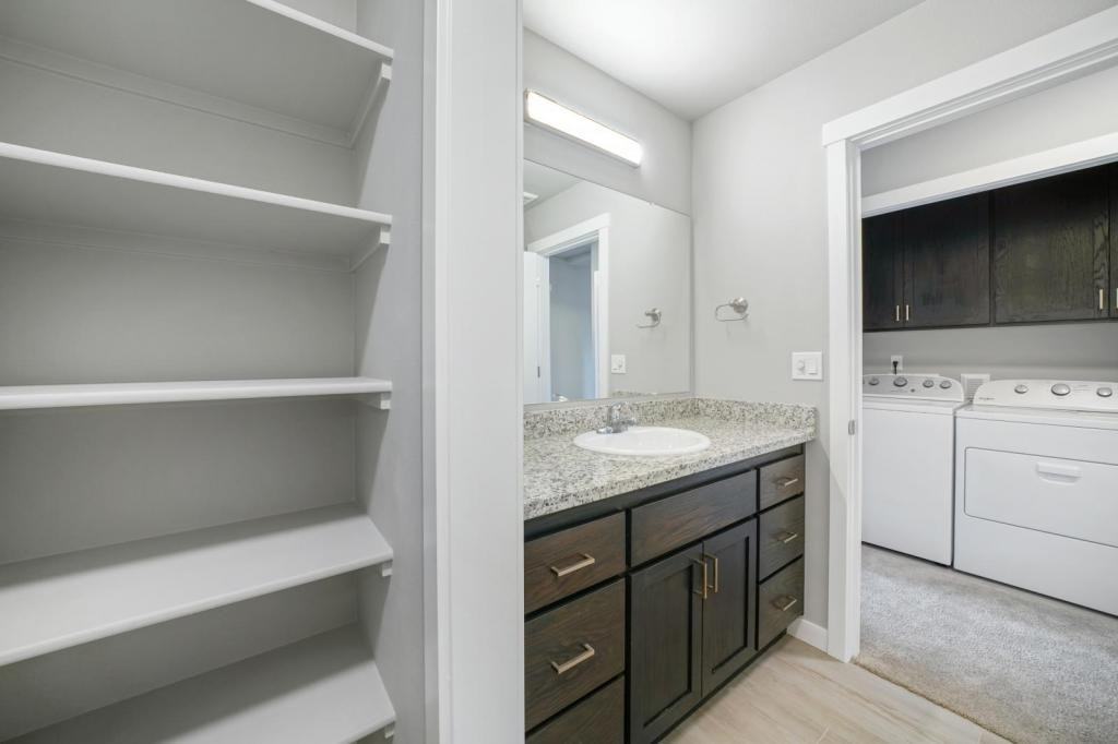 352 Ne Evergreen Ct - Photo 6 of 6