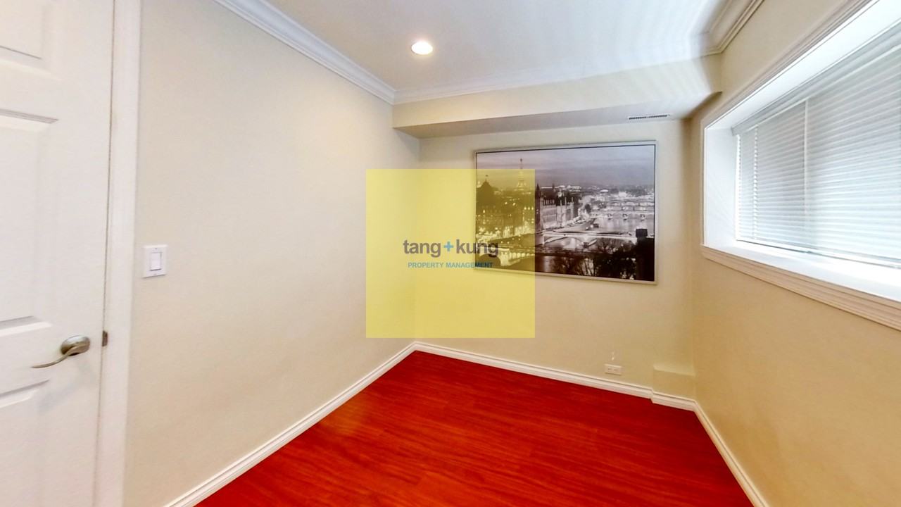 9140 Chapmond Crescent - Photo 4 of 7