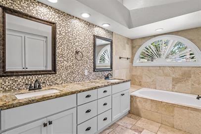 104 Gloucester Sq - Photo 3 of 44