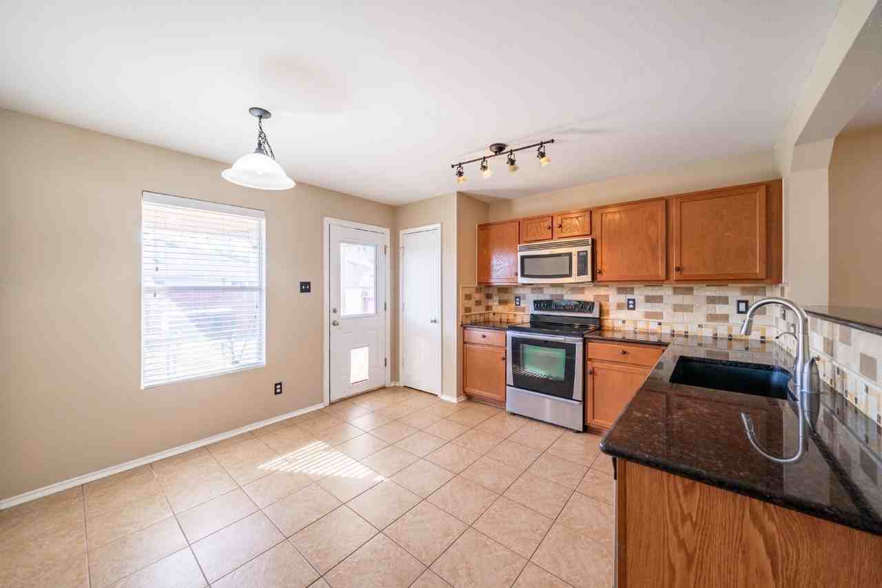 8438 Silver Willow - Photo 6 of 19