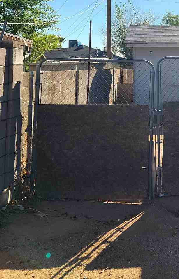 4745 N 50th Ave - Photo 3 of 18