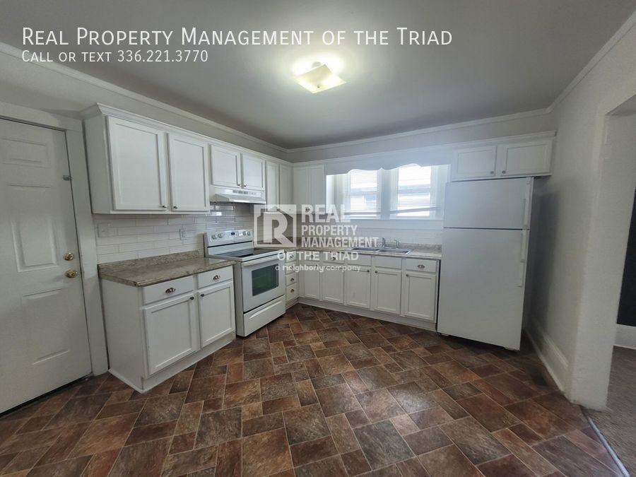 1512 E 1st St - Photo 3 of 25