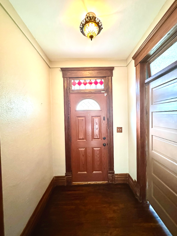 1211 21st St - Photo 3 of 19