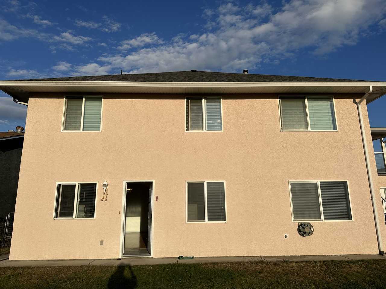 818 Hollywood Road North - Photo 3 of 15