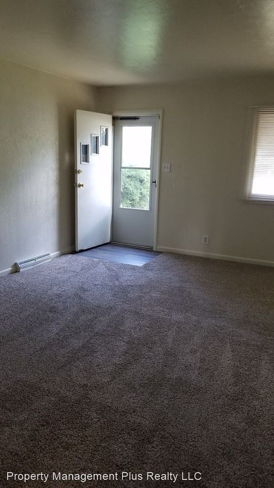 13-15 Lois Place - Photo 2 of 11