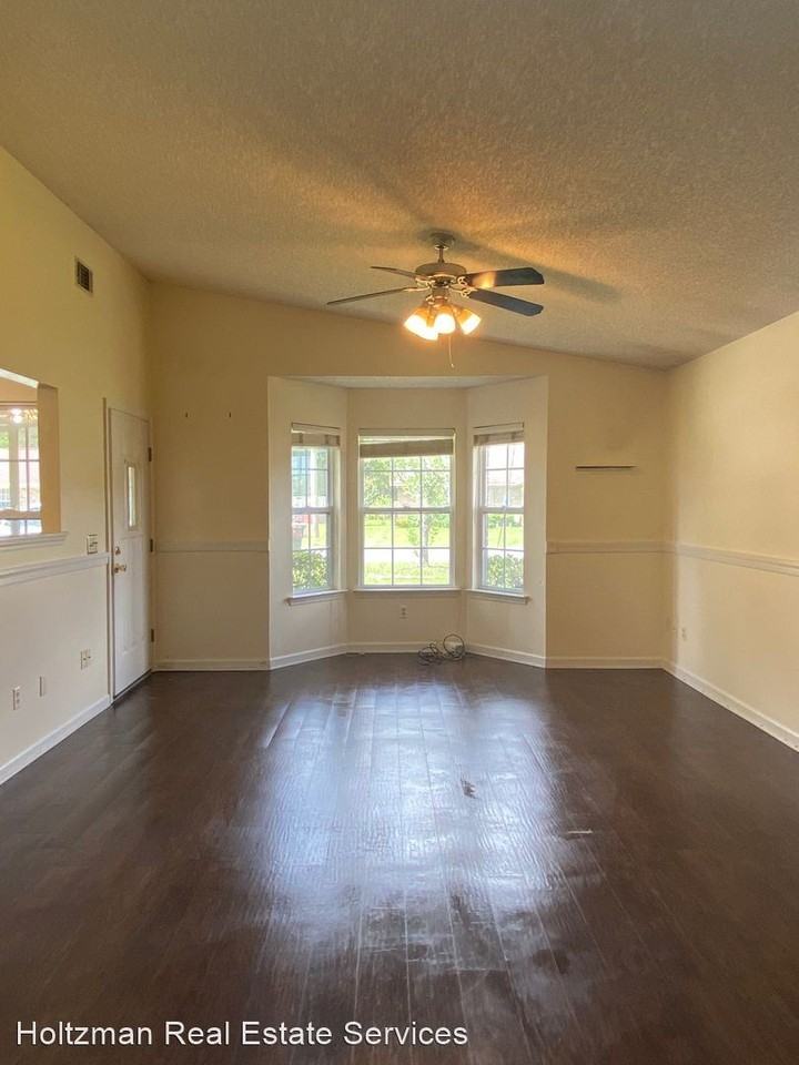 854 Lyndsi Ln - Photo 2 of 14