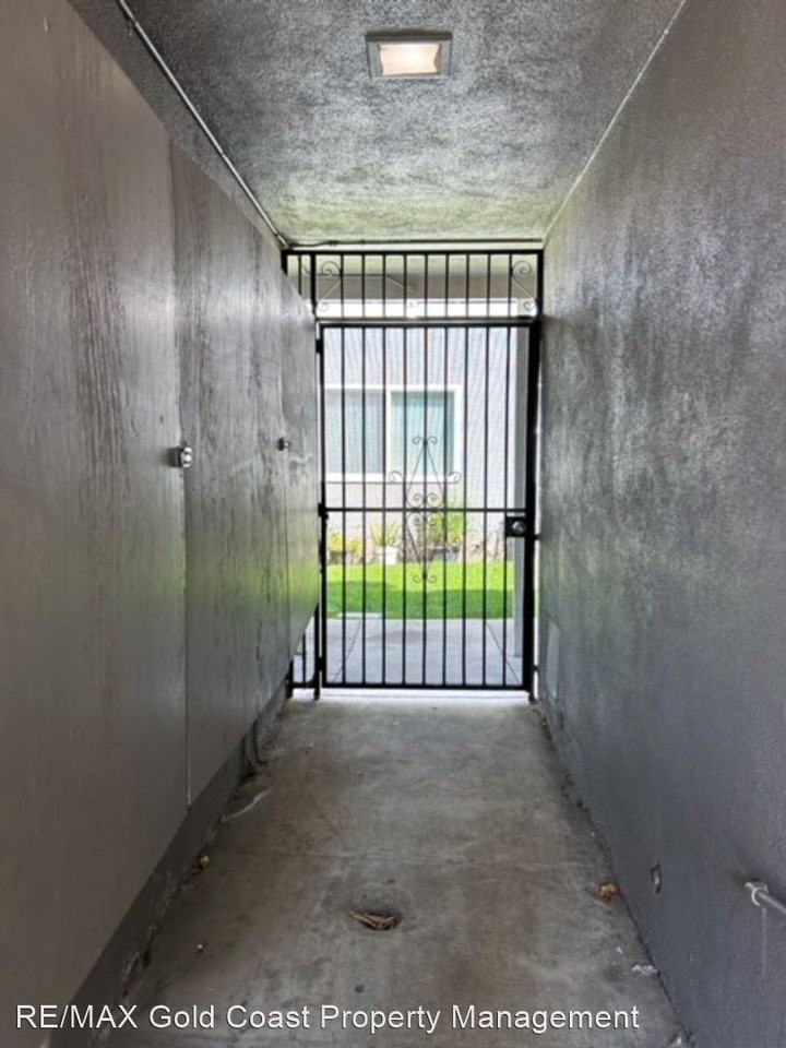 The Fifth Street - Photo 3 of 28