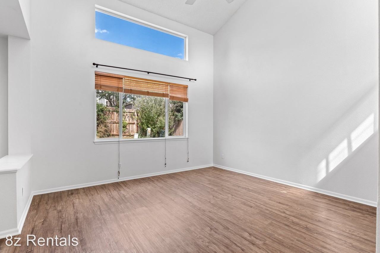 6837 W Rockland Pl - Photo 2 of 15