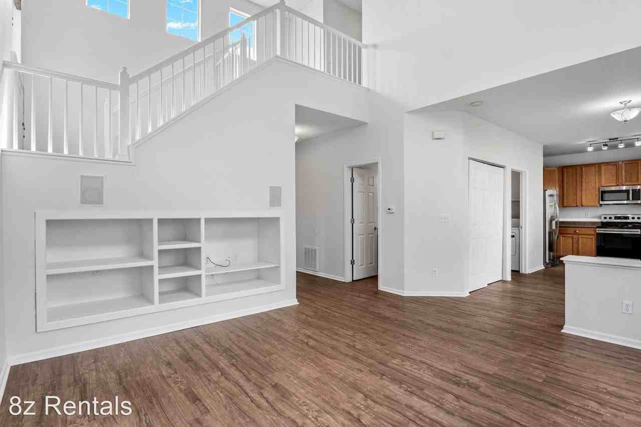 6837 W Rockland Pl - Photo 3 of 15