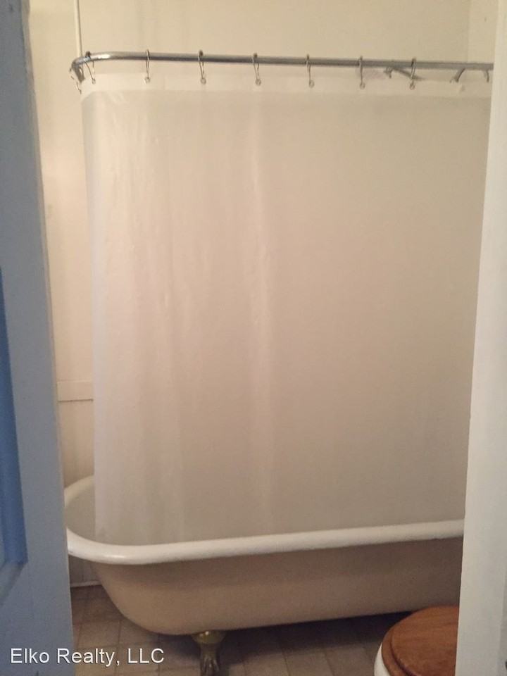 575 1/2 5th Street - Photo 2 of 6