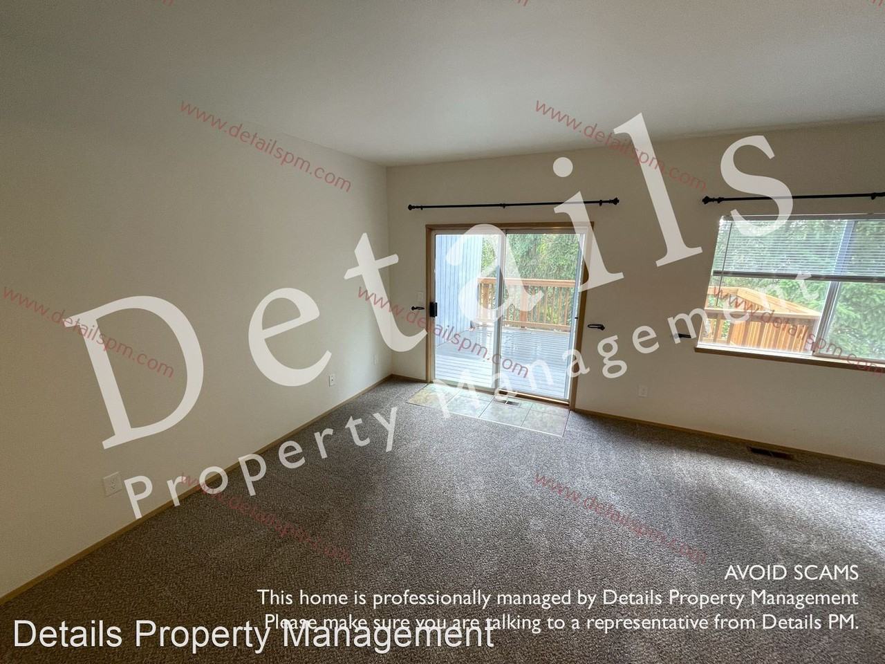 13172 Lakeridge Cir Nw - Photo 3 of 20