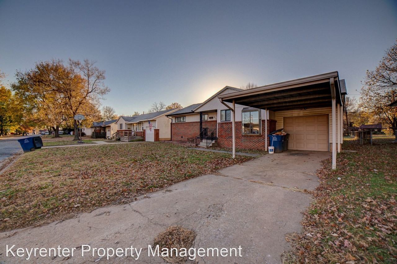 218 N 44th West Ave - Photo 2 of 37