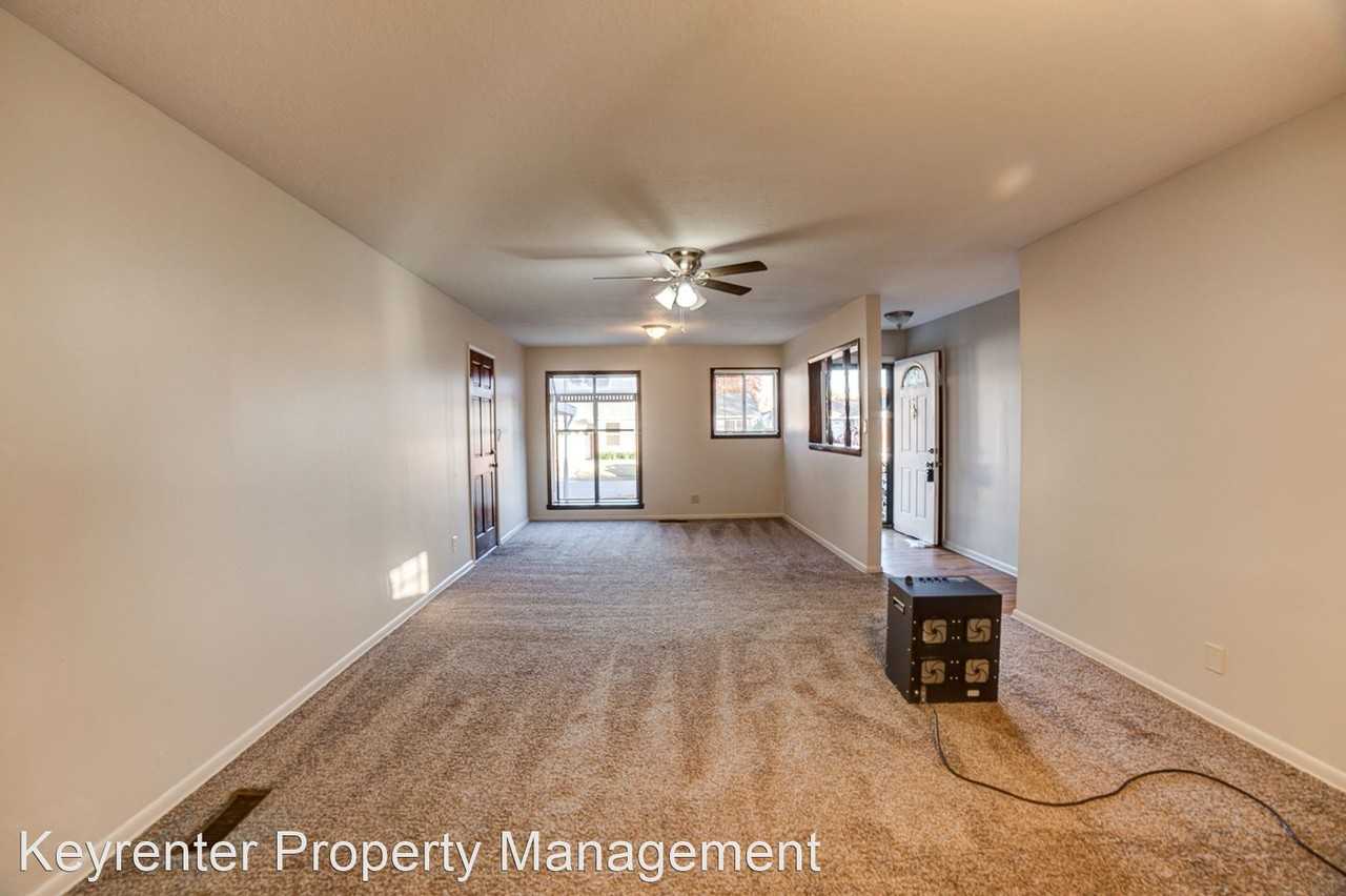 218 N 44th West Ave - Photo 3 of 37