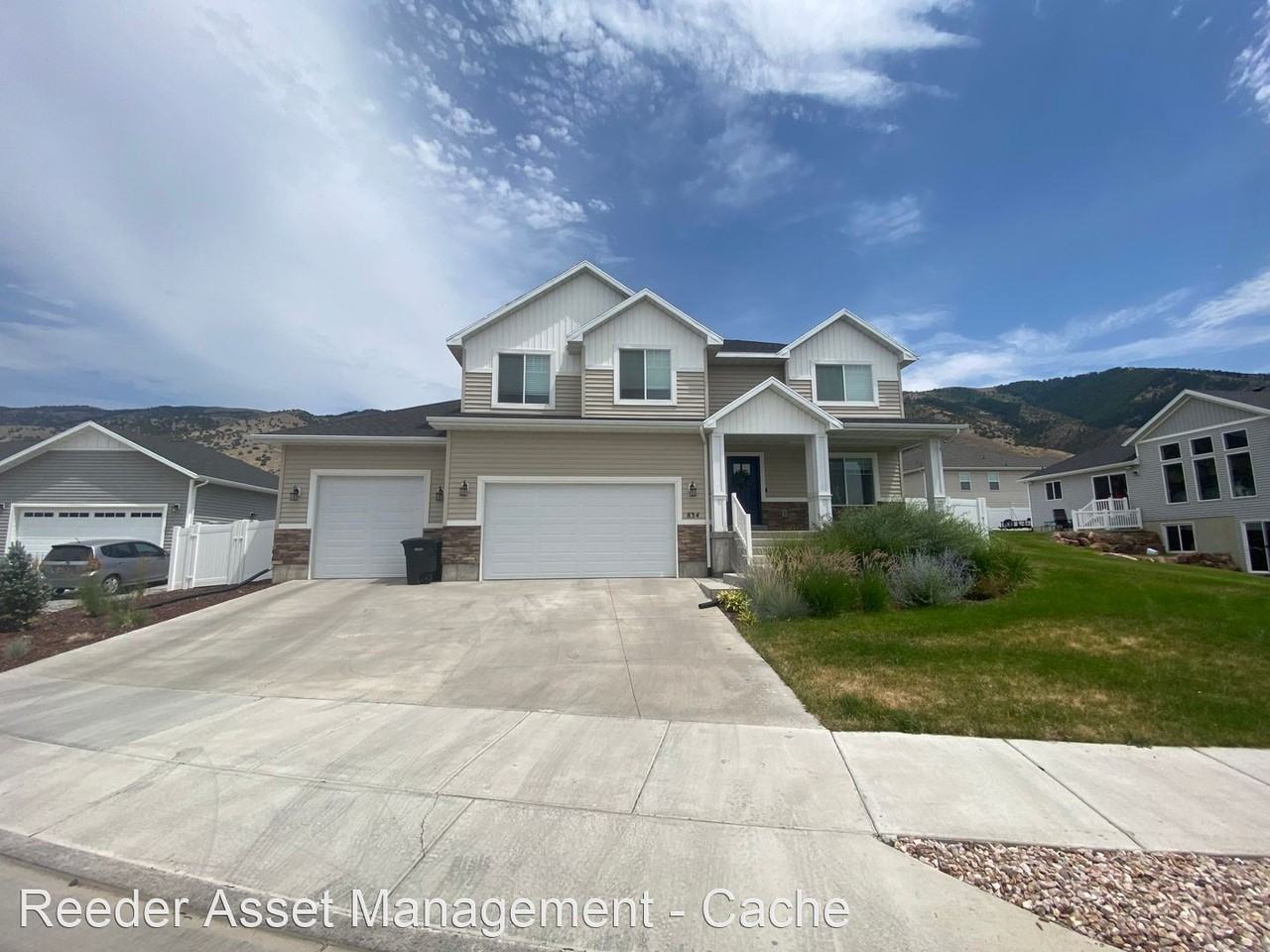 834 S 530 E - Photo 3 of 50