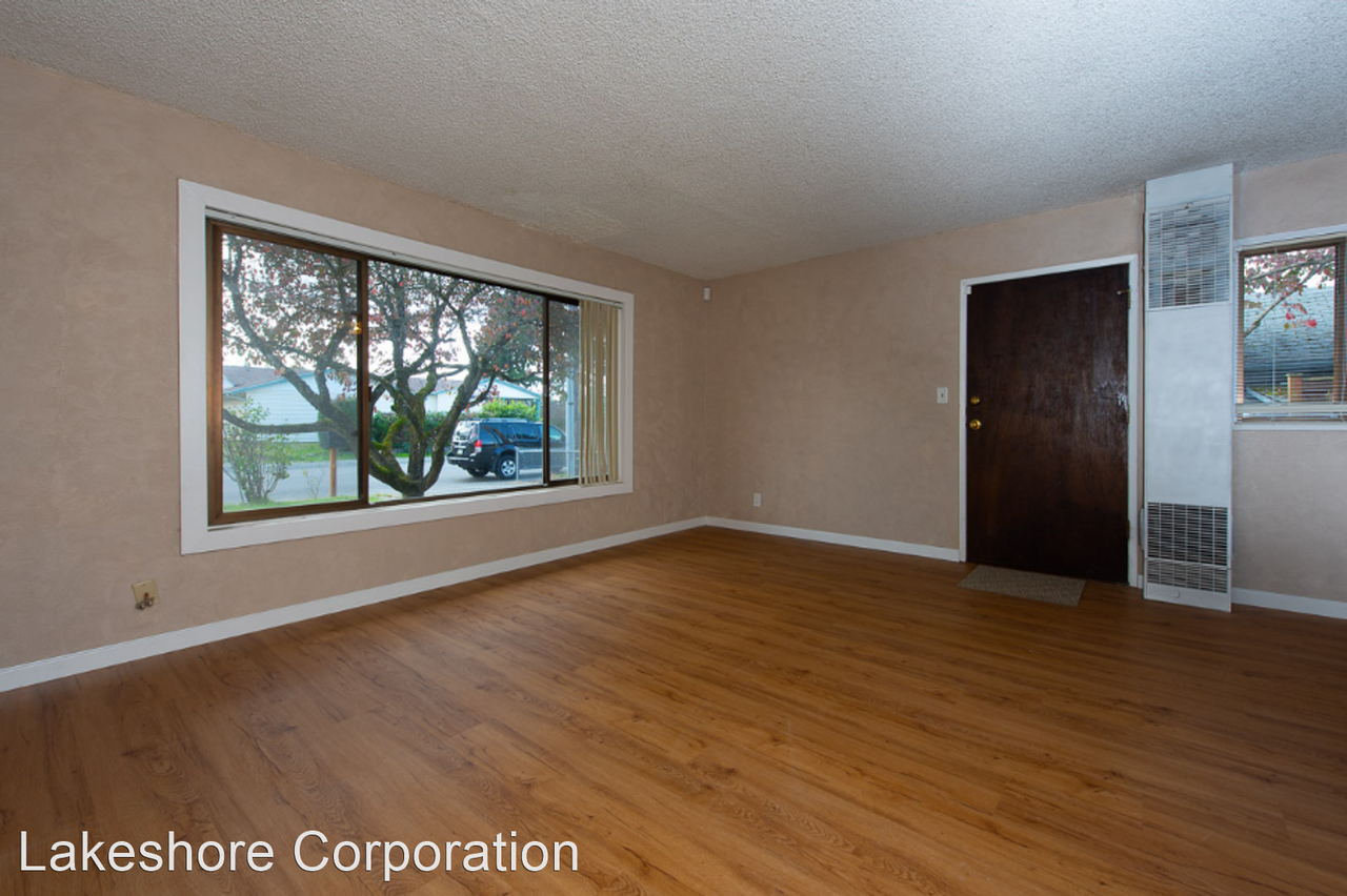 2528 Ne 5th Pl - Photo 2 of 25