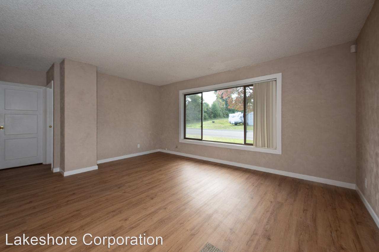 2528 Ne 5th Pl - Photo 3 of 25