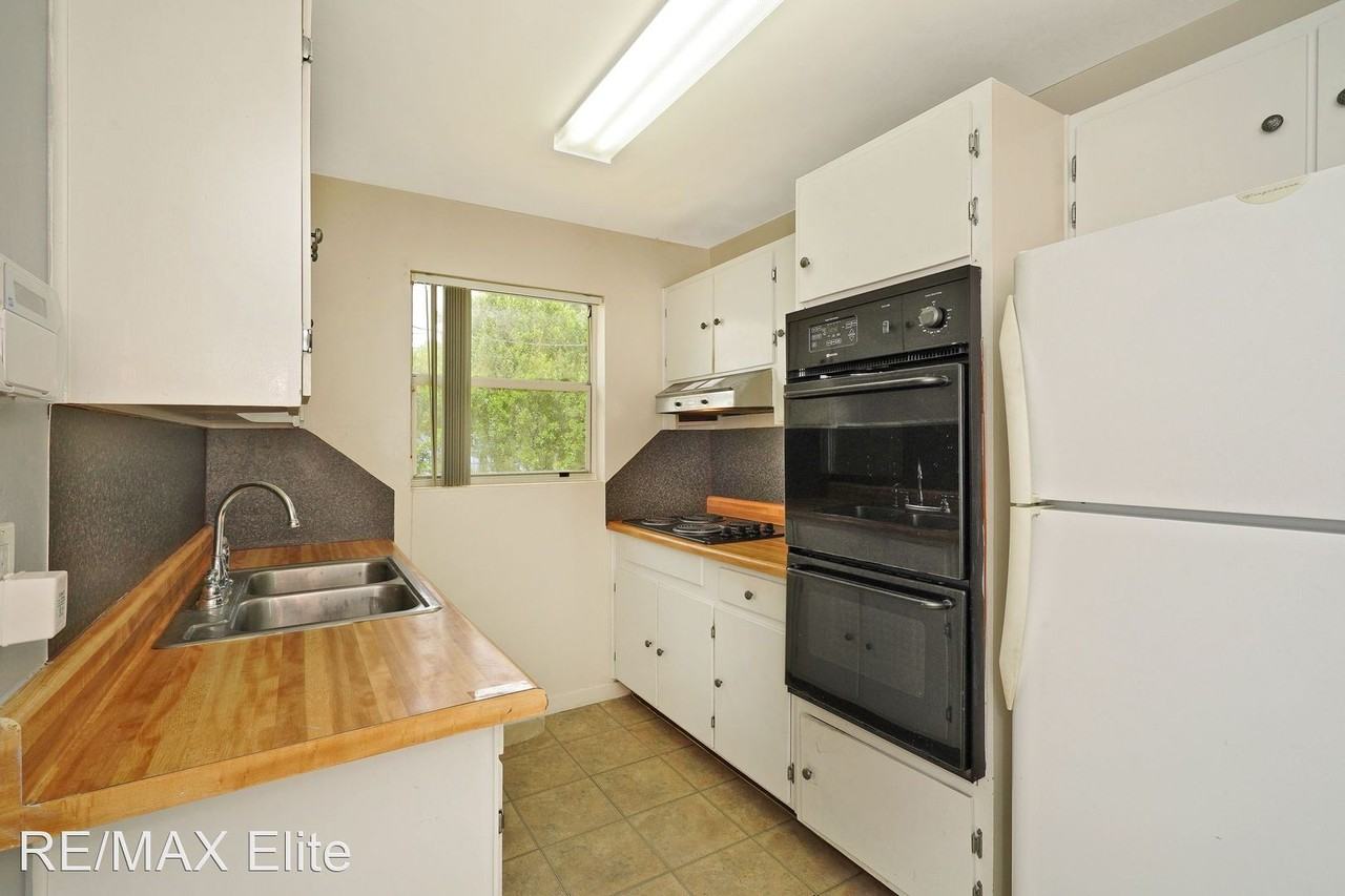 1046 W Highland Dr - Photo 3 of 11