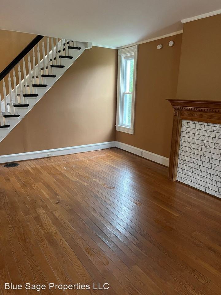 913 8th Ave - Photo 3 of 31