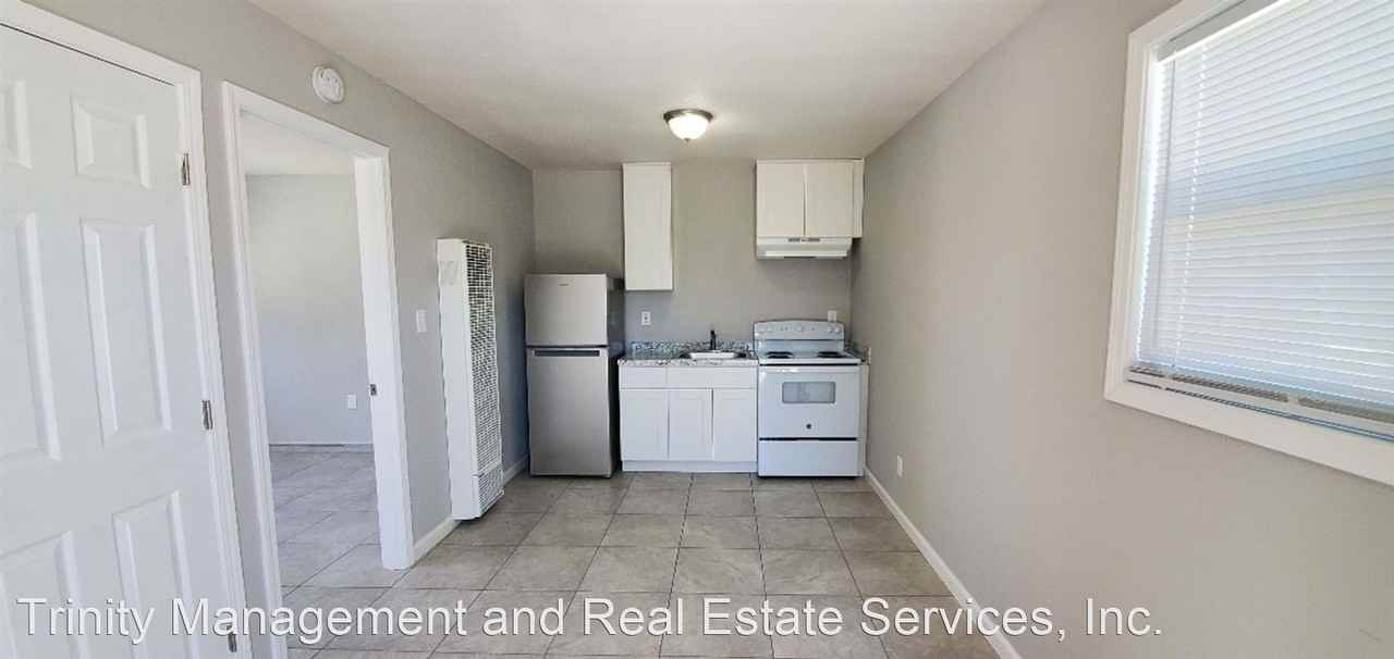 712-714 Gateway Drive - Photo 2 of 8