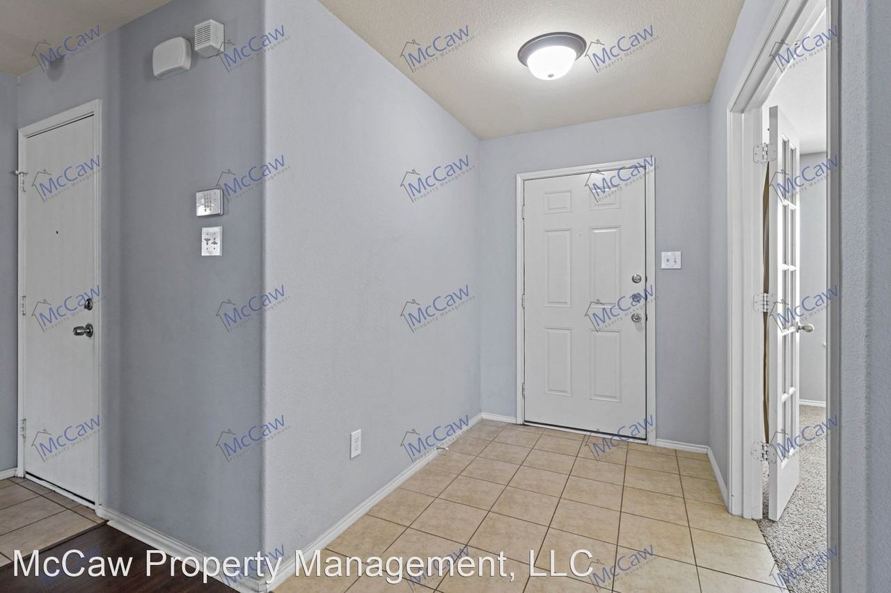 5724 Mountain Bluff Dr - Photo 3 of 15